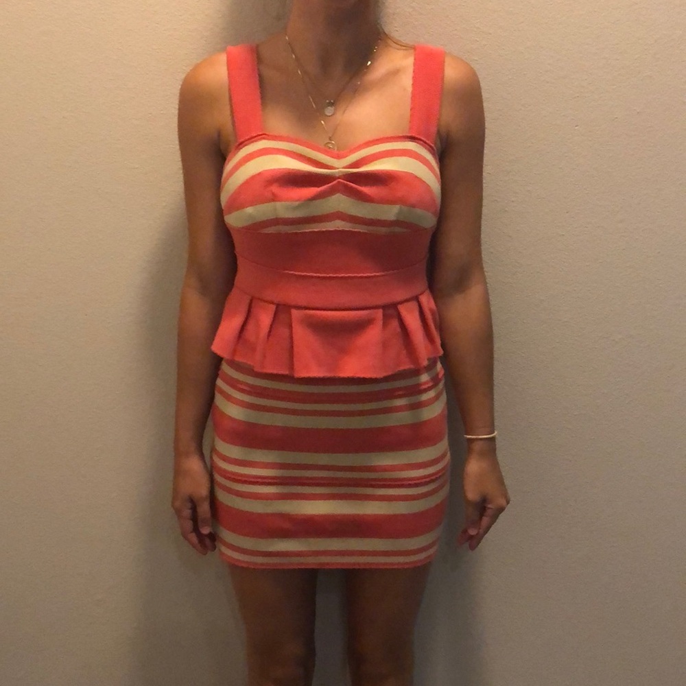Dress - Picture 3 of 4